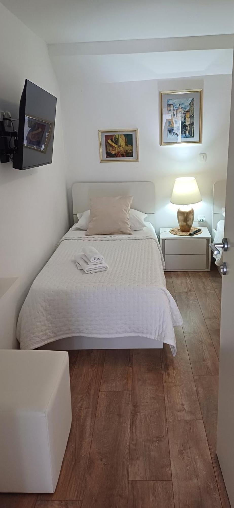 Private Apartments In Diocletians Palace สปลิท ภายนอก รูปภาพ