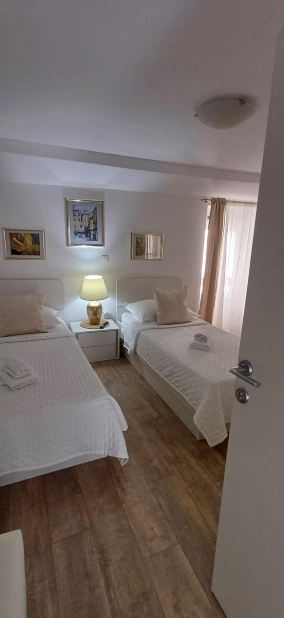 Private Apartments In Diocletians Palace สปลิท ภายนอก รูปภาพ