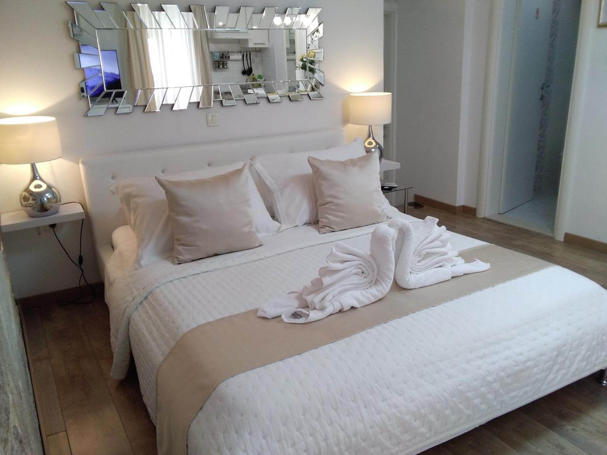 Private Apartments In Diocletians Palace สปลิท ภายนอก รูปภาพ