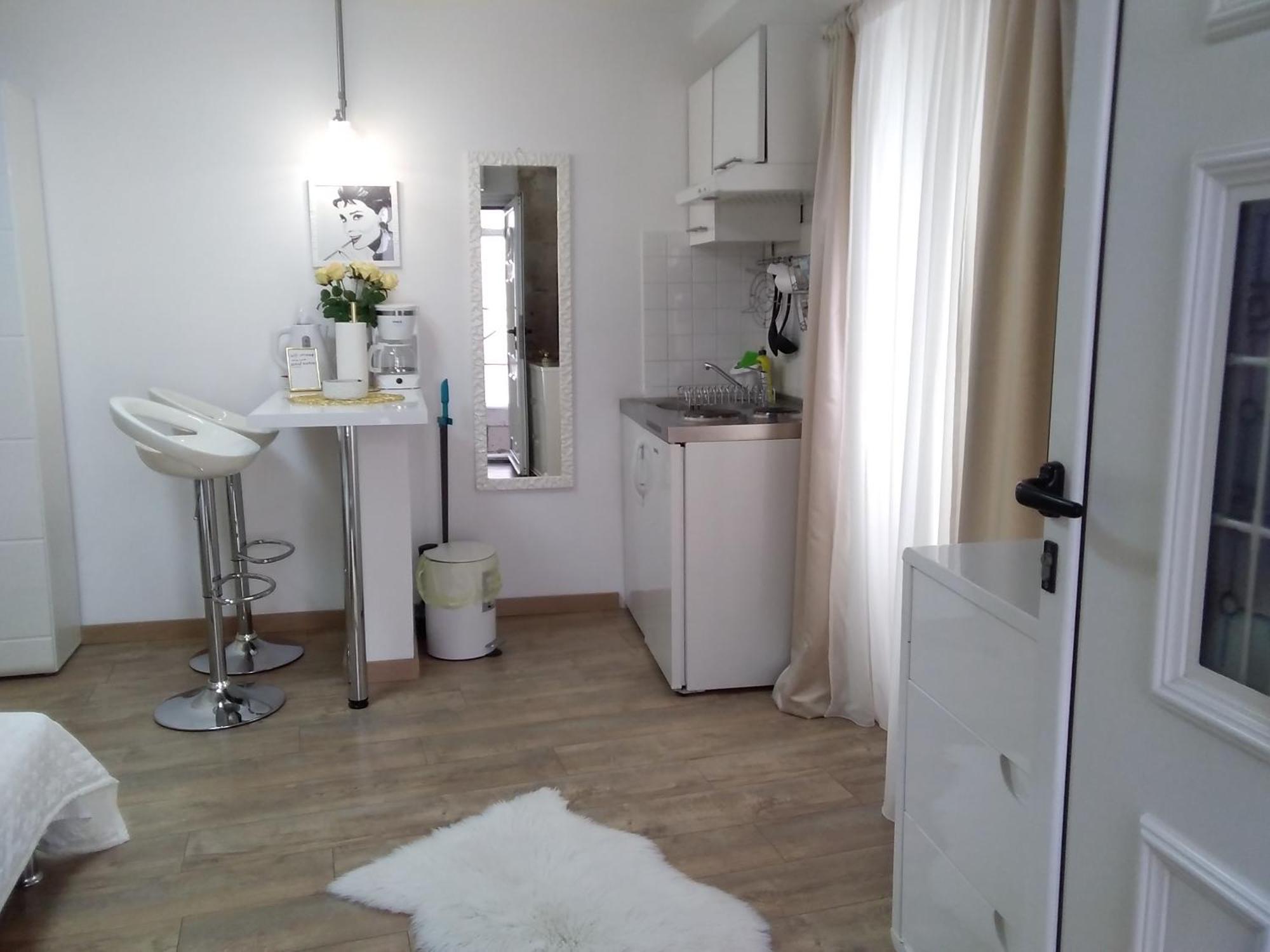 Private Apartments In Diocletians Palace สปลิท ภายนอก รูปภาพ